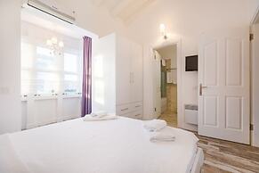 Alaroof Hotel