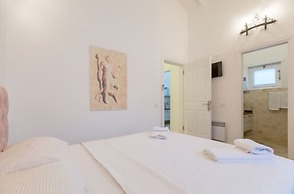 Alaroof Hotel