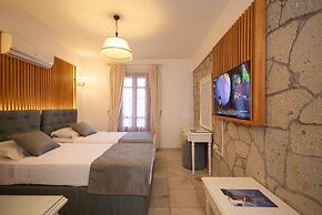 Alaroof Hotel