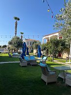 Alaroof Hotel