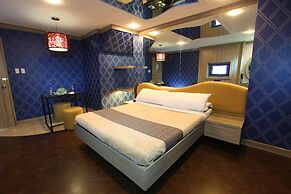 Victoria Court Escarpment - Pasig