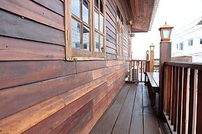 Baan Kun Tuad Ko Si Chang