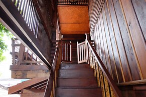 Baan Kun Tuad Ko Si Chang