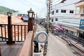 Baan Kun Tuad Ko Si Chang