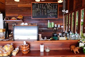 Baan Kun Tuad Ko Si Chang