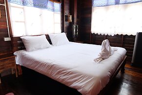 Baan Kun Tuad Ko Si Chang