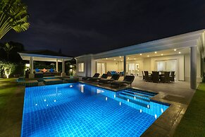 Luxury Pool Villa 608