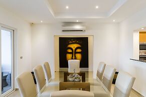 Luxury Pool Villa 608