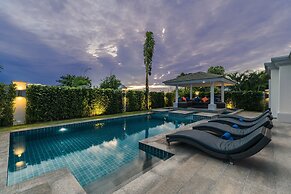Luxury Pool Villa 608