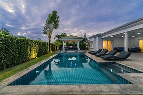 Luxury Pool Villa 608