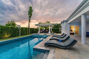 Luxury Pool Villa 608