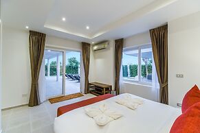 Luxury Pool Villa 608