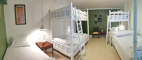 Bed In Town - Hostel