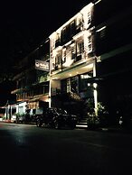 Bed In Town - Hostel