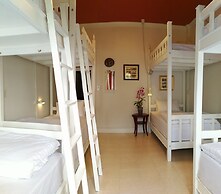 Bed In Town - Hostel