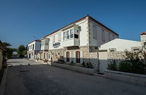 Sedirli Ev Alacati