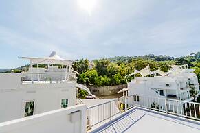 Chalong Hill Tropical Garden Homes