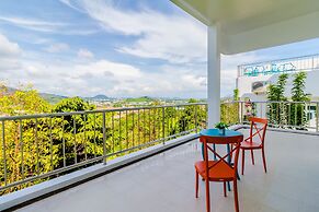 Chalong Hill Tropical Garden Homes