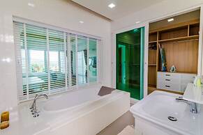 Chalong Hill Tropical Garden Homes