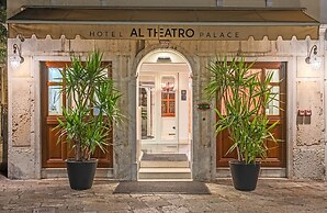 Al Theatro Palace