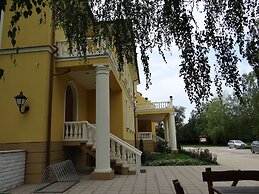 Hotel Plauter Kúria