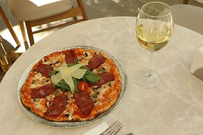 Monk Hotel Alacati - Adults Only