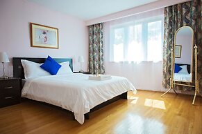 Charlton Suites Guest House