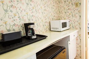 Charlton Suites Guest House