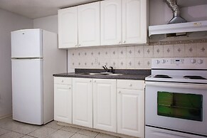 Charlton Suites Guest House