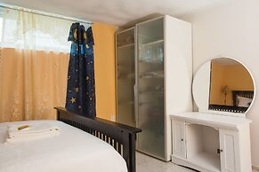 Charlton Suites Guest House