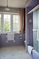 Charlton Suites Guest House