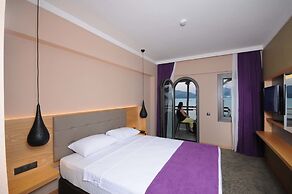 Candan City Beach Hotel