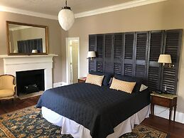 The Elizabethtown Inn