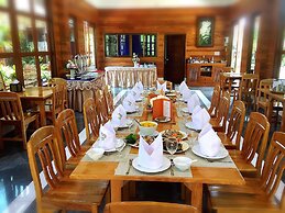 Khum Sai Ngam Hotel & Resort