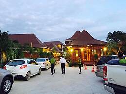 Khum Sai Ngam Hotel & Resort