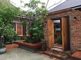 Khum Sai Ngam Hotel & Resort