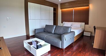 Seastar Hotel And Service Apartment