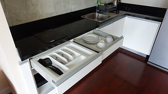 Seastar Hotel And Service Apartment