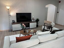 Seastar Hotel And Service Apartment