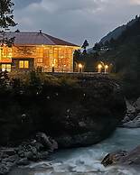 Mountain Lodges of Nepal - Phakding