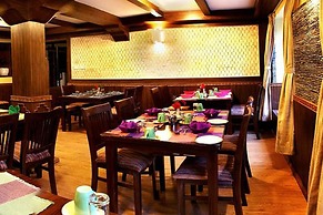 Mountain Lodges of Nepal - Monjo