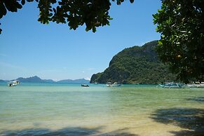 El Nido Mahogany Beach