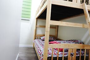 Onna Guesthouse - Hostel