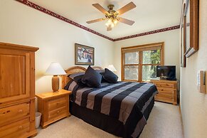 5949 Hidden River Lodge 3 Bedroom Condo by RedAwning