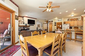 5949 Hidden River Lodge 3 Bedroom Condo by RedAwning