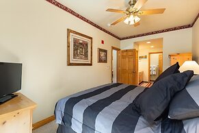 5949 Hidden River Lodge 3 Bedroom Condo by RedAwning