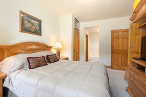 5949 Hidden River Lodge 3 Bedroom Condo by RedAwning