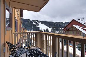 2296 Red Hawk Lodge 2 Bedroom Condo by RedAwning