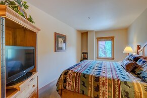 2296 Red Hawk Lodge 2 Bedroom Condo by RedAwning