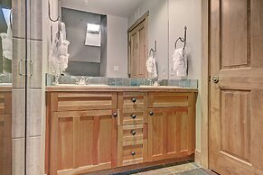 2296 Red Hawk Lodge 2 Bedroom Condo by RedAwning